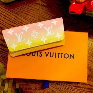 Louis Vuitton Sunglasses Case Woody Pink